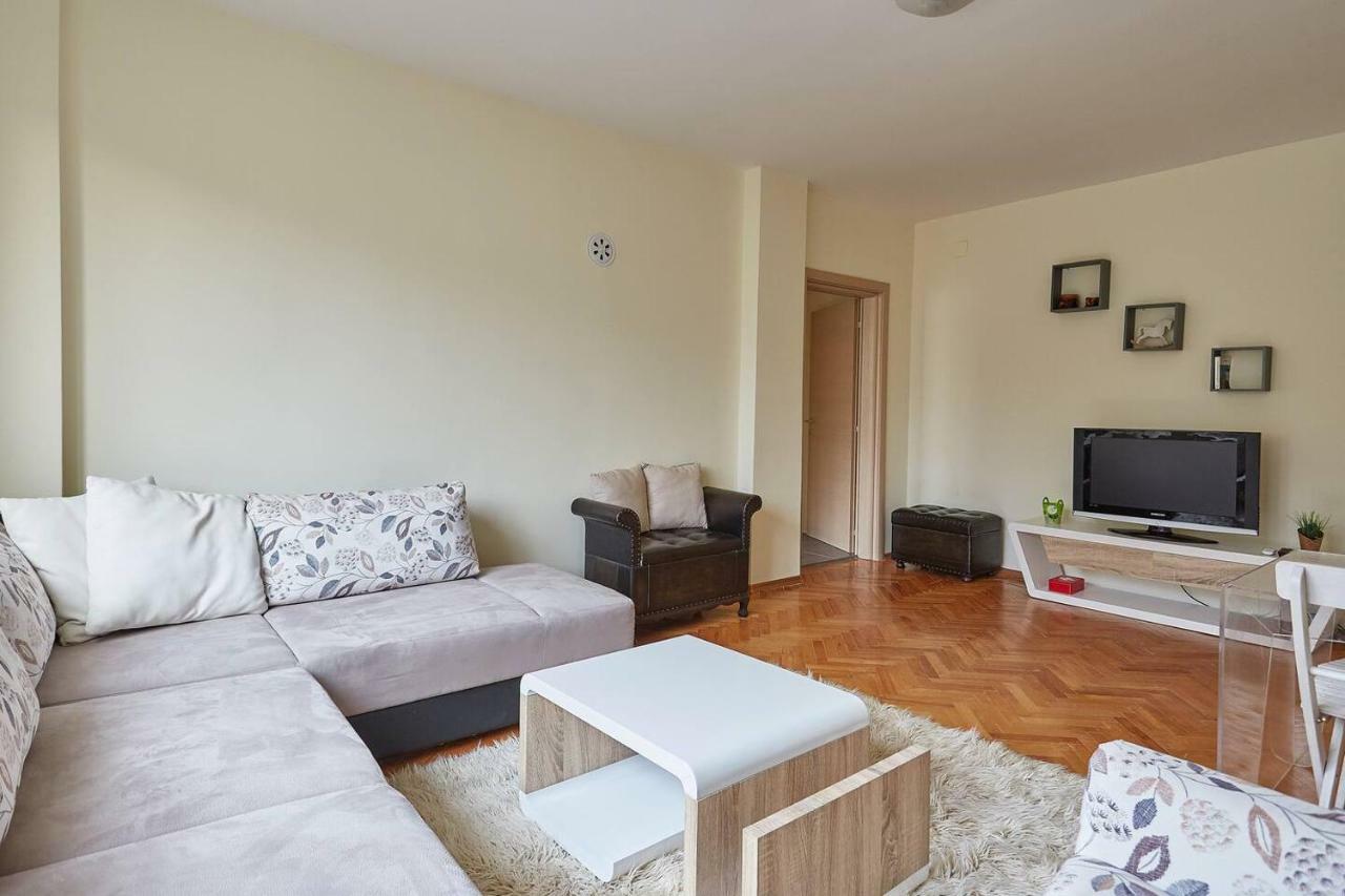 Square Vanilla Apartments Скопие Екстериор снимка